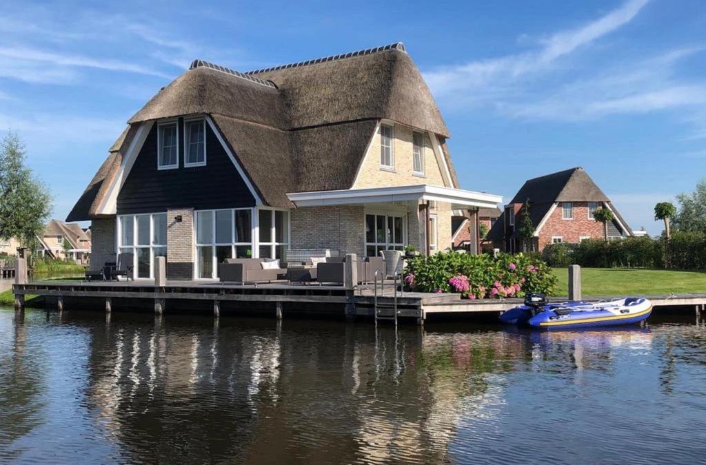 Delfstrahuizen Villa | Villa in Friesland with Sauna and Jetty