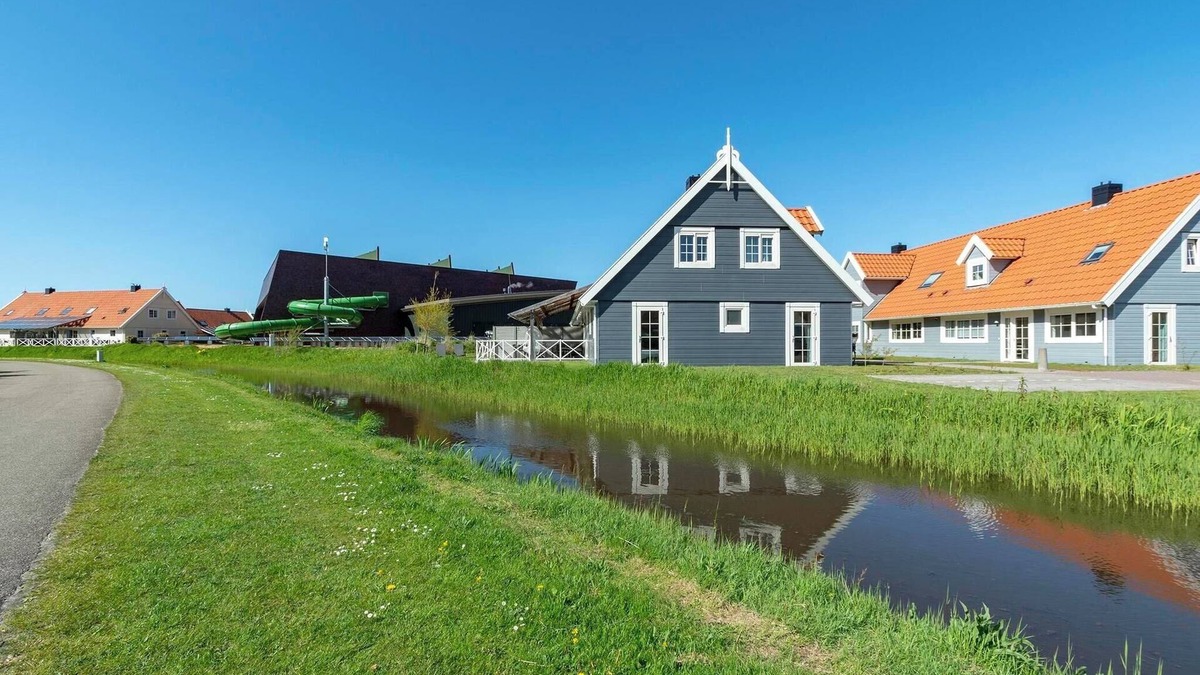 Julianadorp aan zee Villa | Villa in Julianadorp near Sandy Beach