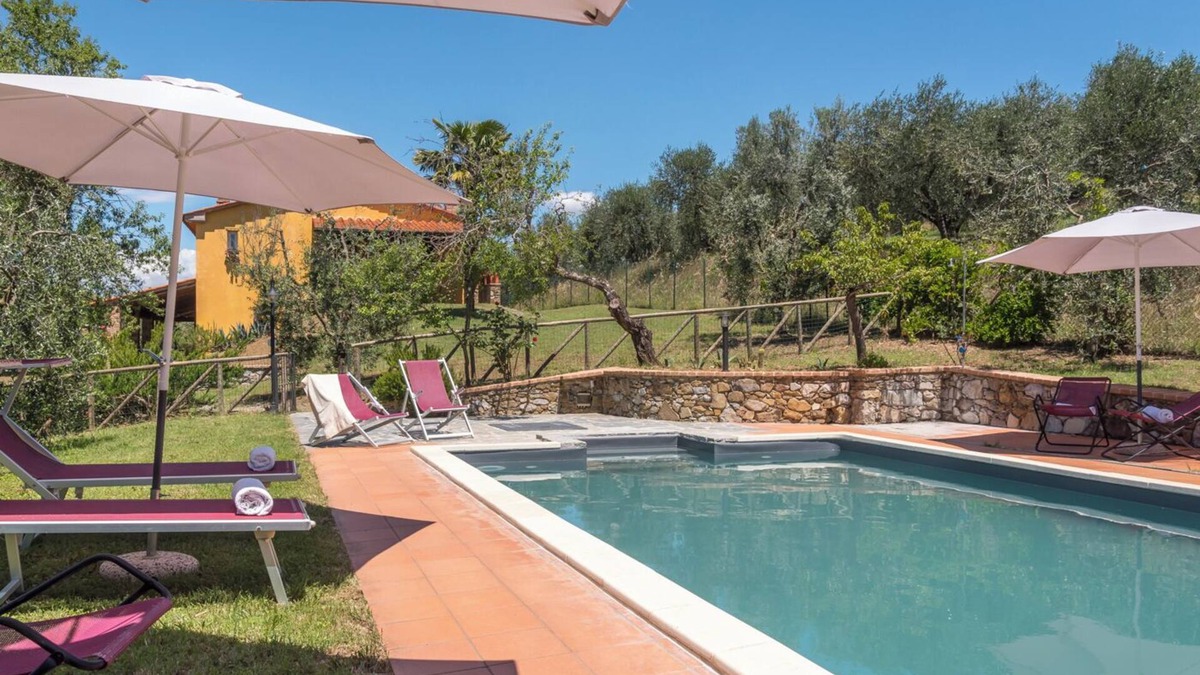 Lucignano Villa | Villa in Lucignano with A/C, pool, garden, spacious veranda for al fresco dining