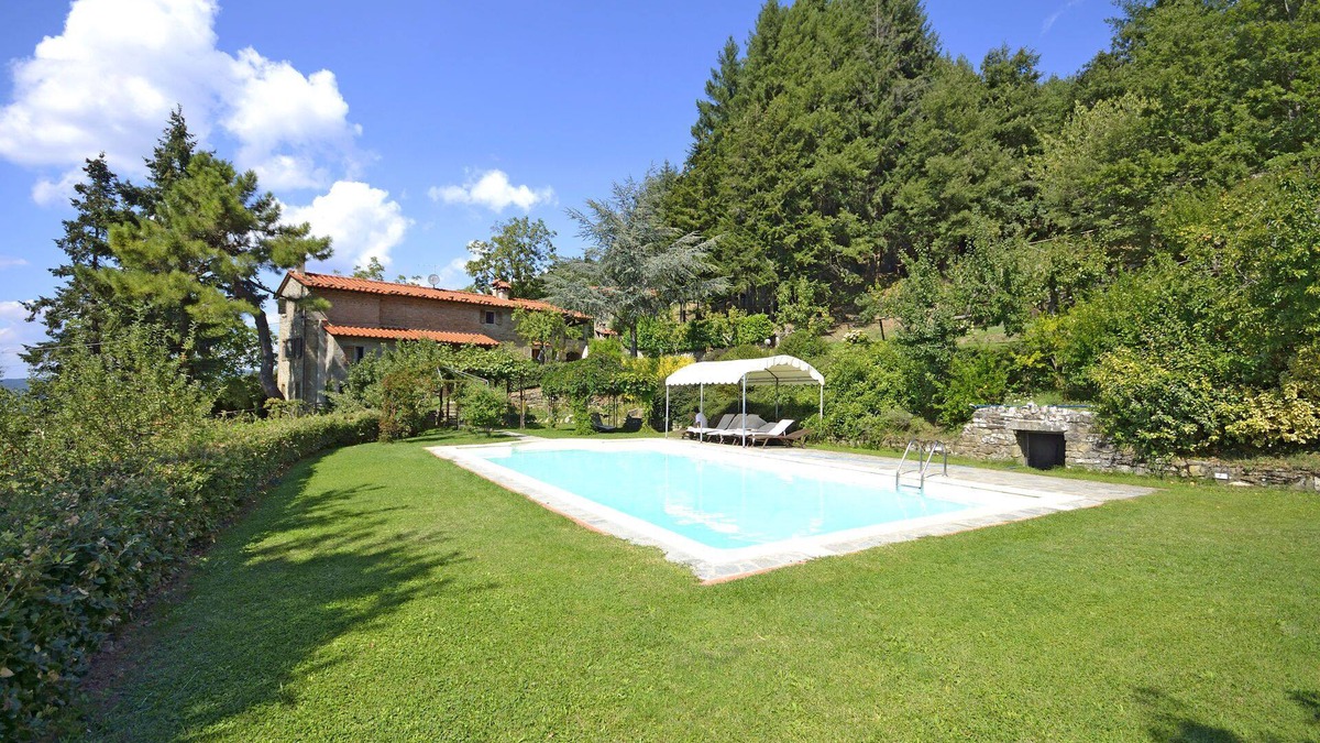 Pieve di Chio Villa | Villa in Poggioni with 5 bedrooms sleeps 10
