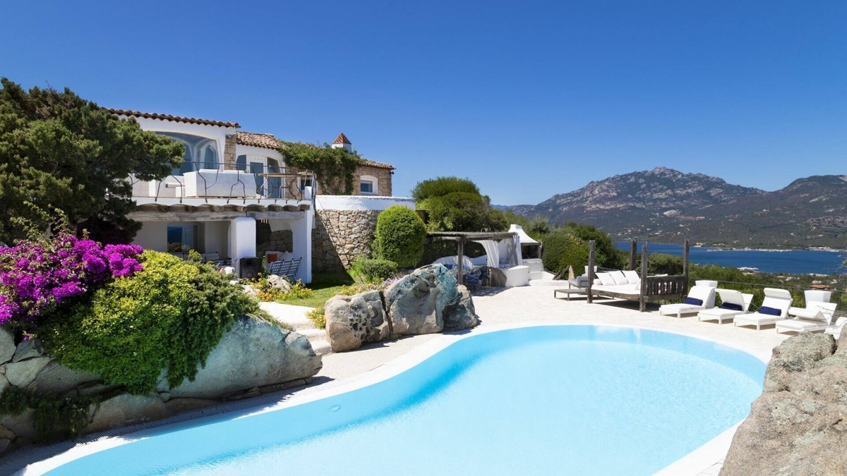 Porto Rotondo Villa | Villa in Porto Rotondo with 9 bedrooms sleeps 20
