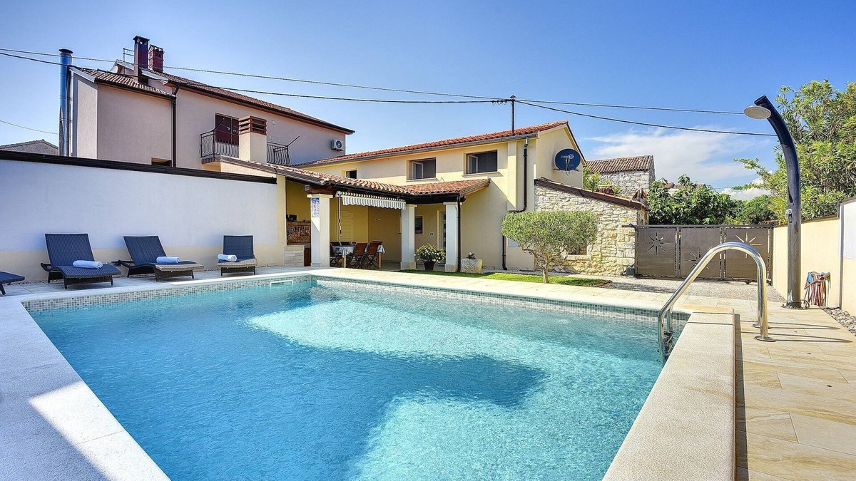 Valtura House | Villa in Pula with Private Pool