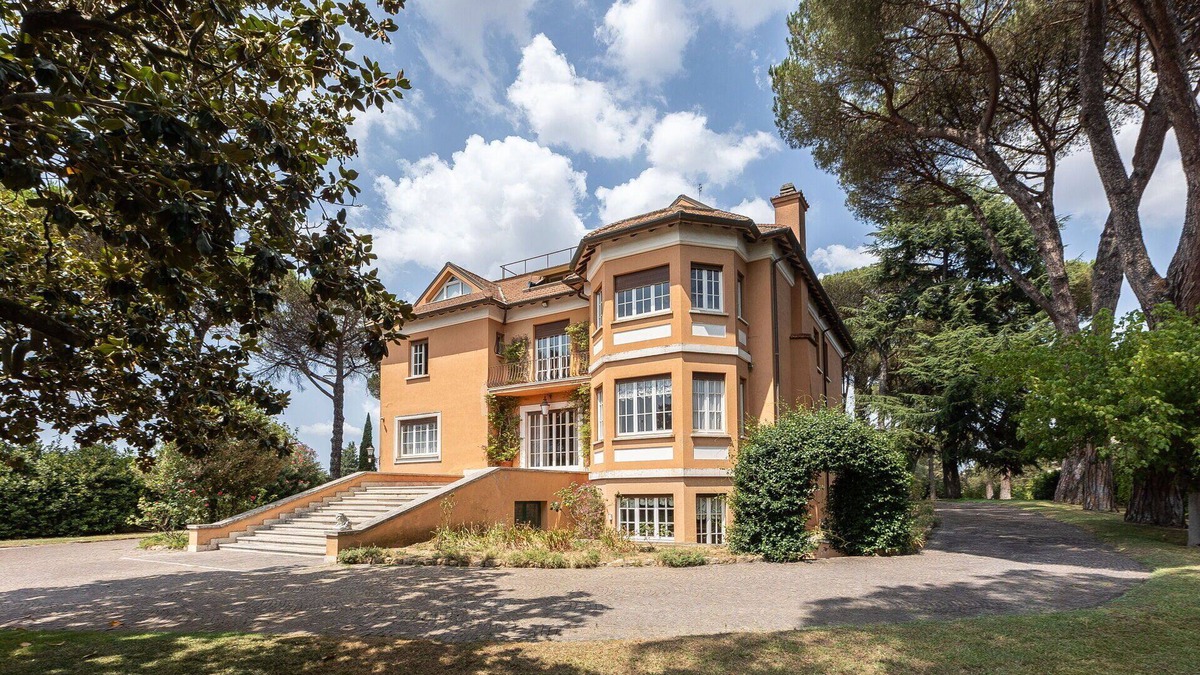 Camilluccia Villa | Villa in Rome with 6 bedrooms sleeps 12