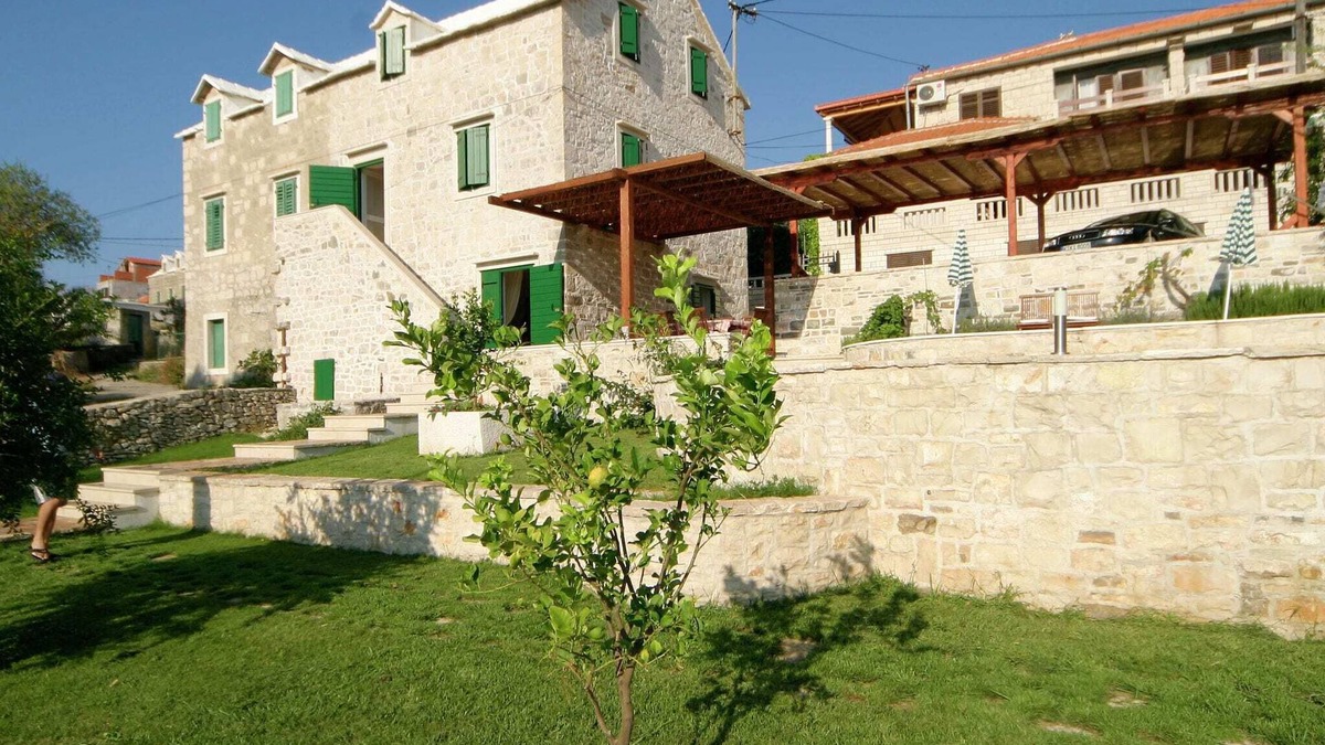 Sumartin Villa | Villa in Sumartin near Beach & Private Pool