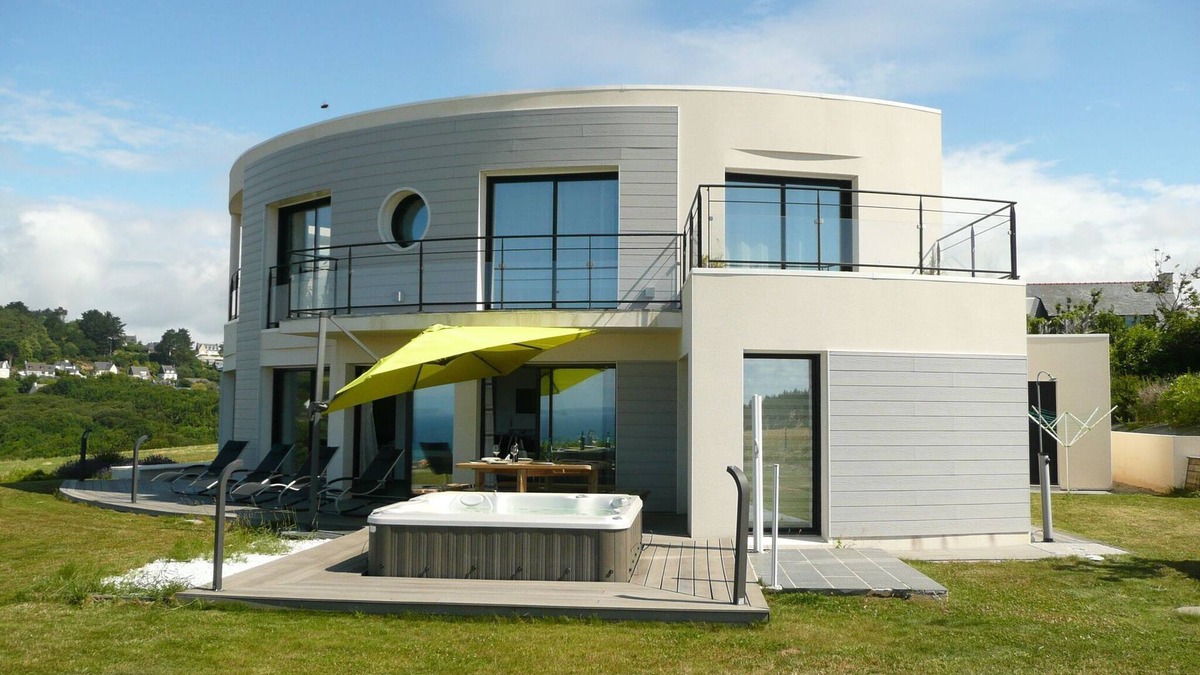 Telgruc-sur-Mer House | Villa in Telgruc-sur-Mer with Sea Views & Jacuzzi