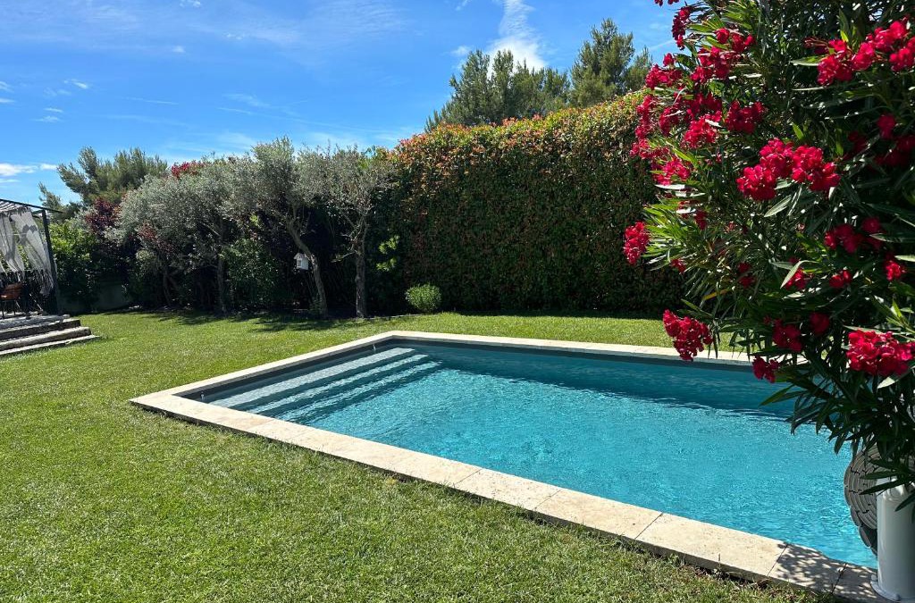Ventabren Villa | Villa in the countryside of Aix-en-Provence with swimming pool, bowling alley, air conditioning...