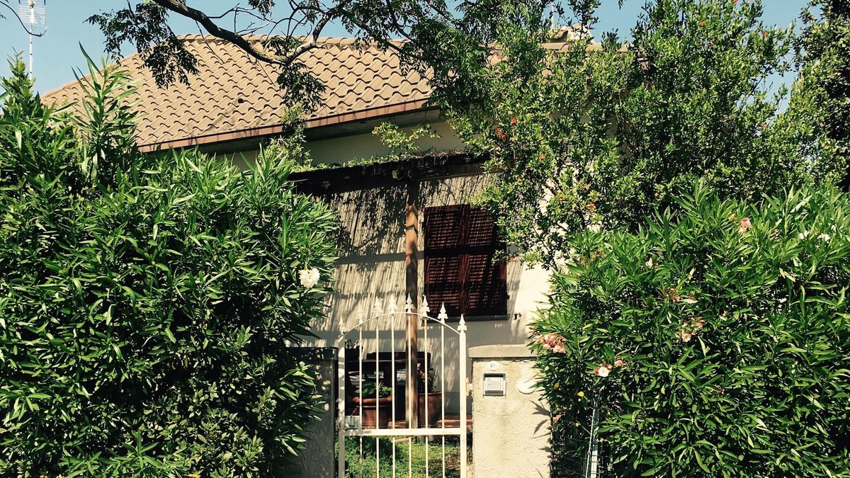 San Vincenzo House | Villa in the green with private garden and panoramic balcony, 10 minutes from the sea