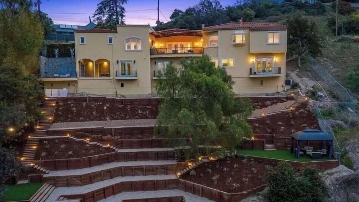 Sherman Oaks Villa | Villa in the hills near Universal Studios