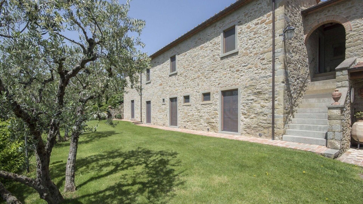 Cortona Villa | Villa in Tuscany with Pool & Panoramic Views