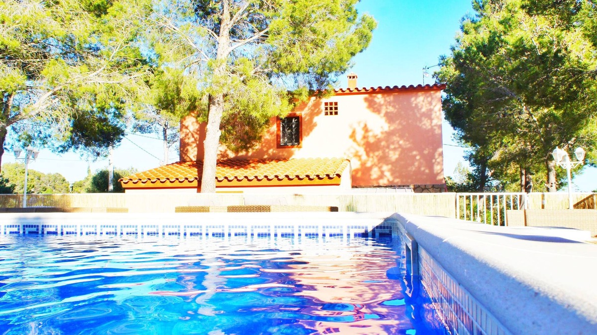 Les Planes del Rei Villa | Villa Indépendante de 2 Appartements et Piscine Privée, Idéal Pour les Familles!