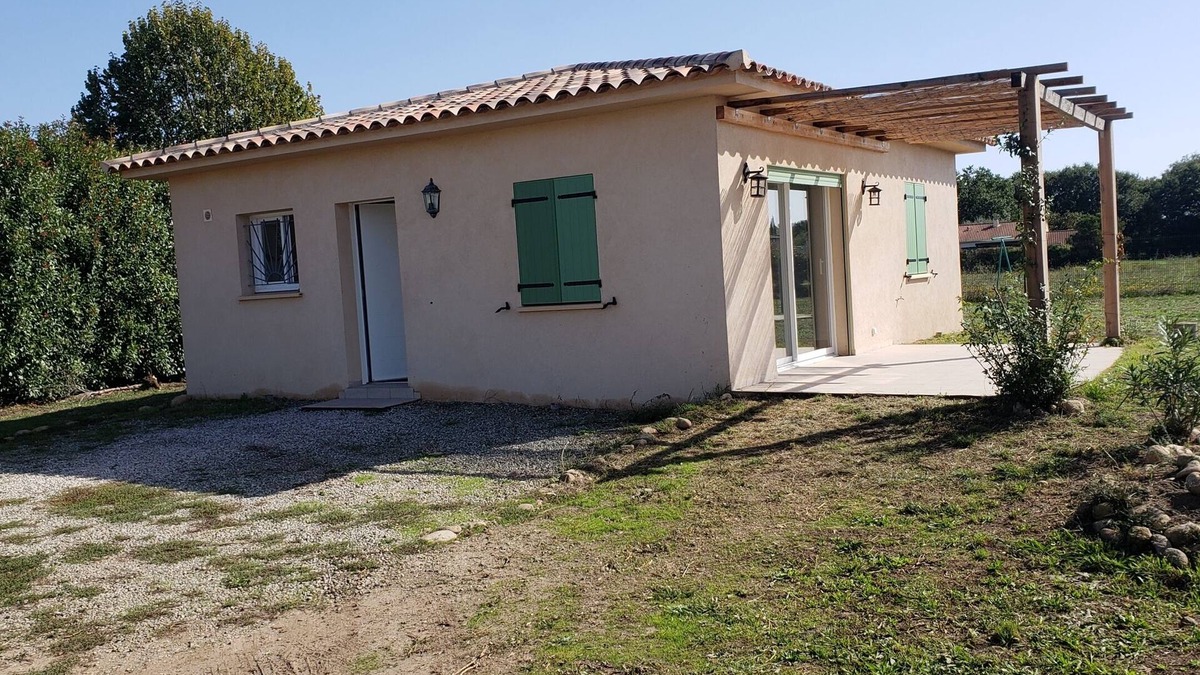 Ghisonaccia Villa | Villa Indépendante, 5 Minutes en Voiture des Plages. Avec Jardin