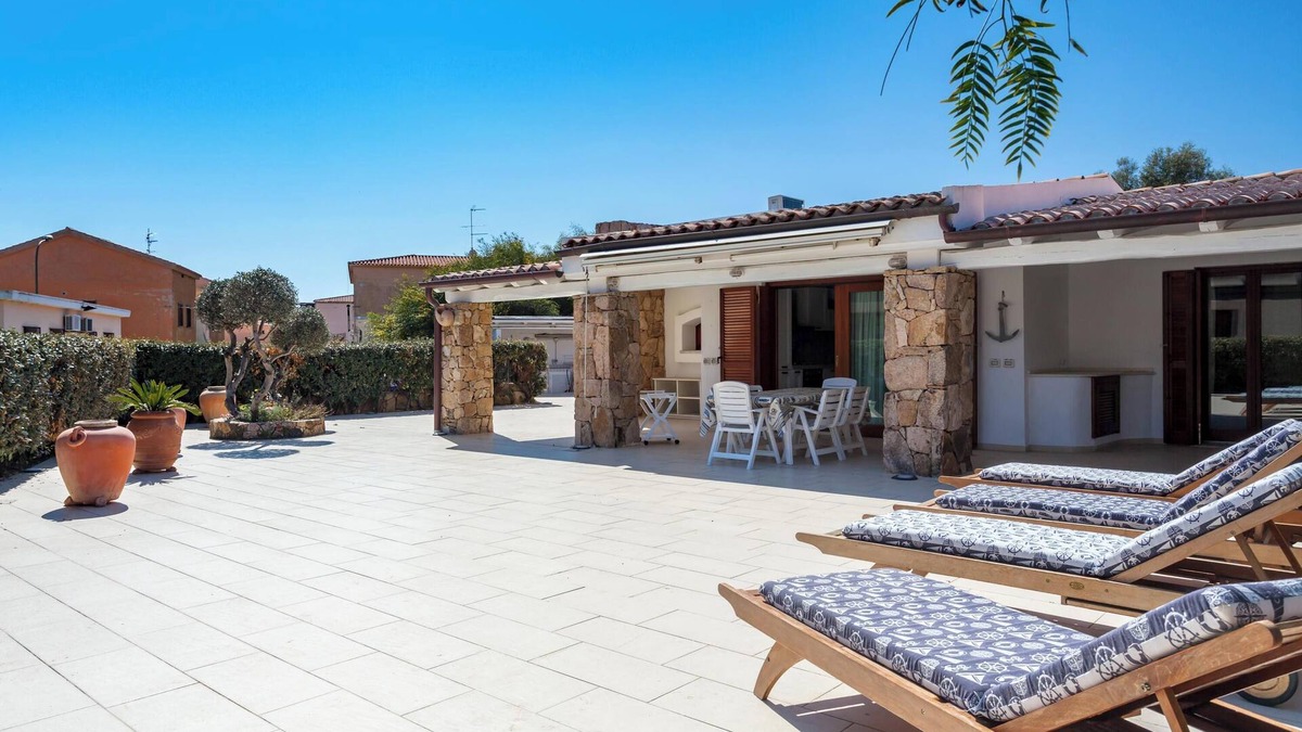 Porto San Paolo Villa | Villa Isabella with Garden & Terraces