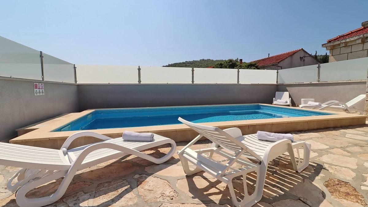 Zrnovo Villa | Villa Ivana - Three-Bedroom Villa with Private Pool