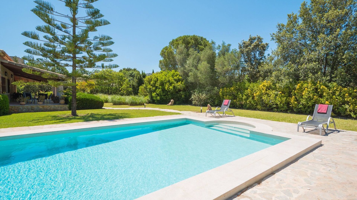 Pollensa Villa | Villa 'Jardi' with Mountain View, Wi-Fi and Air Conditioning