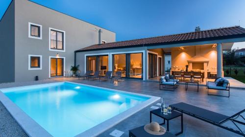 Vrh Villa | Villa & Jardin - Luxury Villa with swimming pool