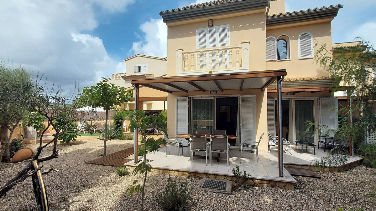 Cala Bona Ski Chalet | Villa Jazmin Cala Bona near the beach