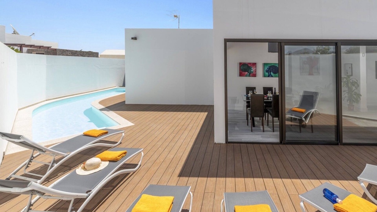 Matagorda Villa | Villa JJ Beach by Villa Plus