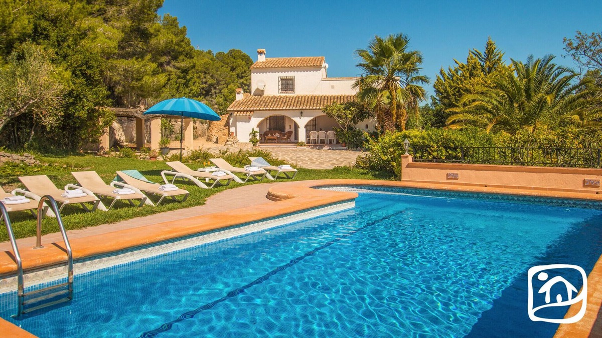 Empedrola Villa | Villa JOAQUIN by Abahana Villas