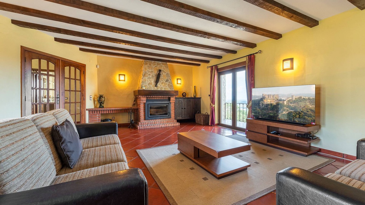 Usseira Villa | Villa Junceira: luxury hideaway near the Castle