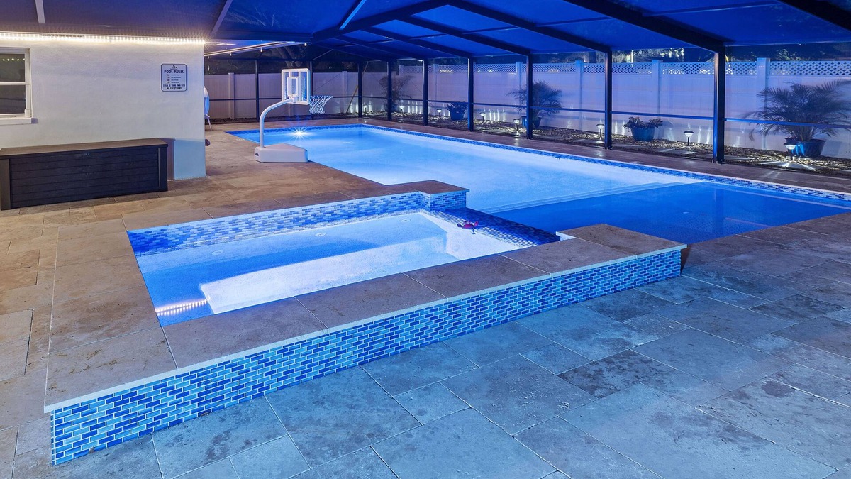 South Pinellas Community Council Cottage | Villa Kailāsa-Pool, 6 min drive to the Beach!