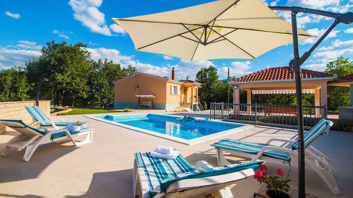 Srijane House | Villa Katja – Private Pool & A/C in All Rooms, Near Split