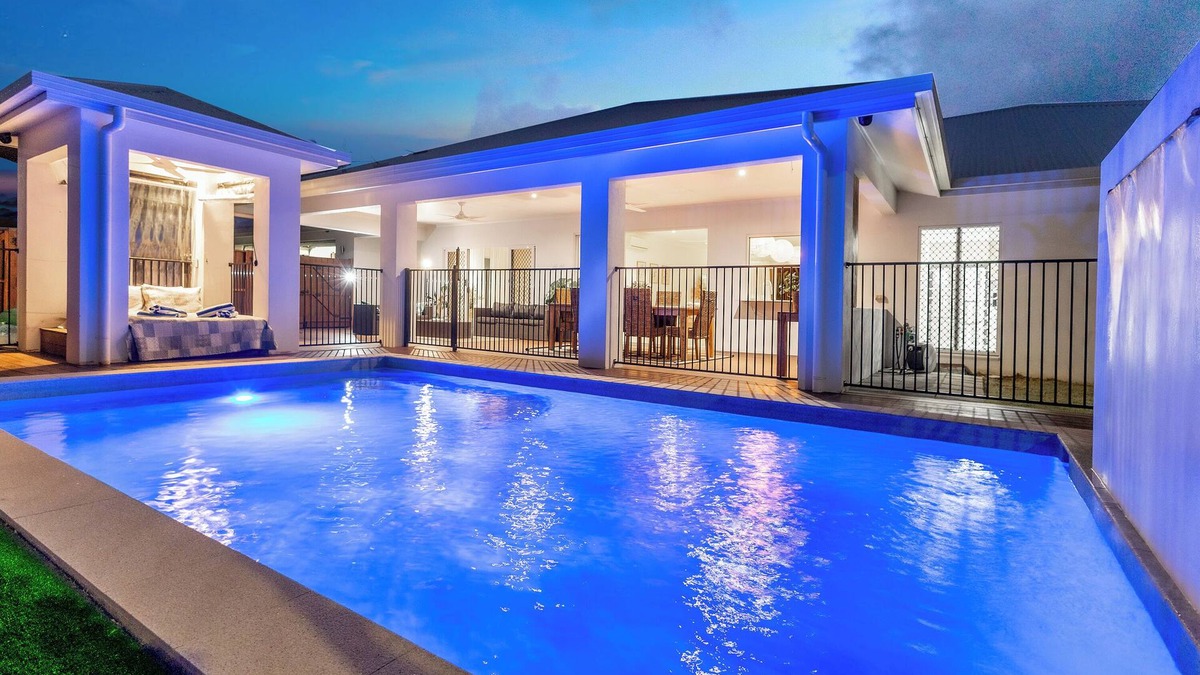 Trinity Beach House | Villa Kelurga Coastal Relaxing Escape close to the Beach.Pet friendly