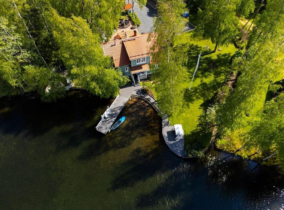 Nurmijarvi Villa | Villa Kesätie - Lakeside Paradise