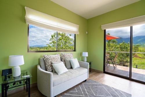 Parrita House | Villa Kiskadee - Beautiful Mountain Views with Private Pool