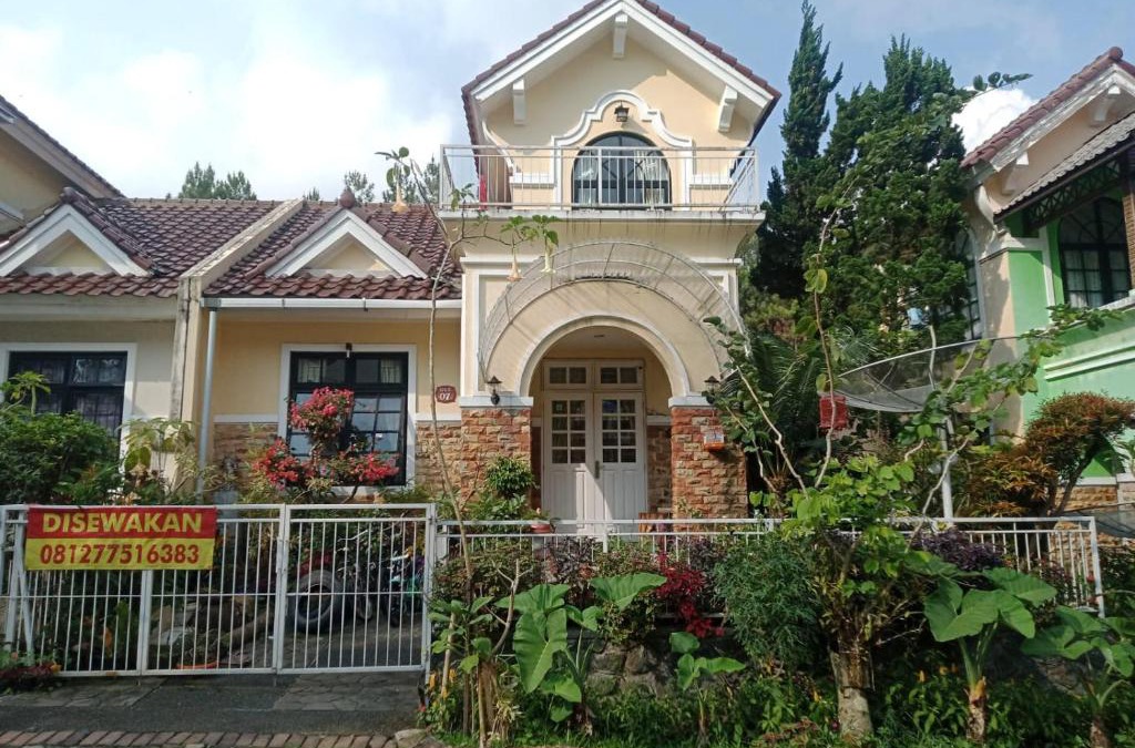 Cipanas Villa | Villa kota bunga 3 kamar bersih dan terawat