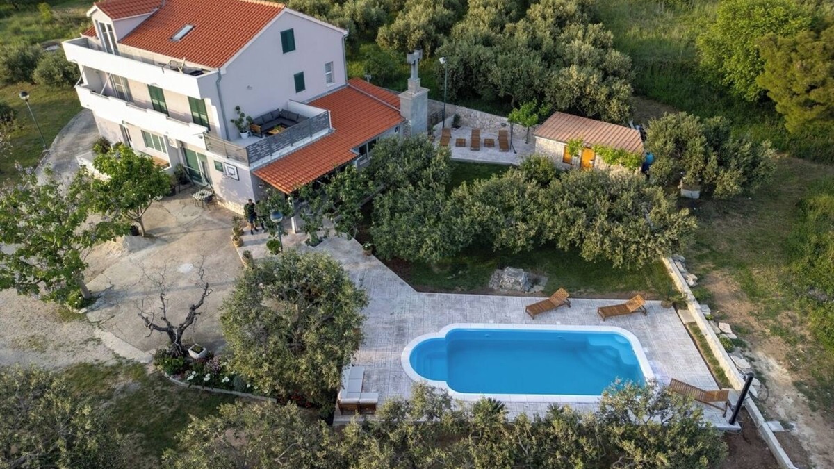Mravince Villa | Villa Kucine Olives Garden