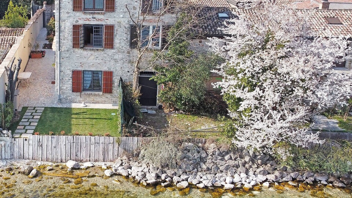 Lugana Villa | Villa "L'antica Lugana" with lake view, balconies, and Wi-Fi