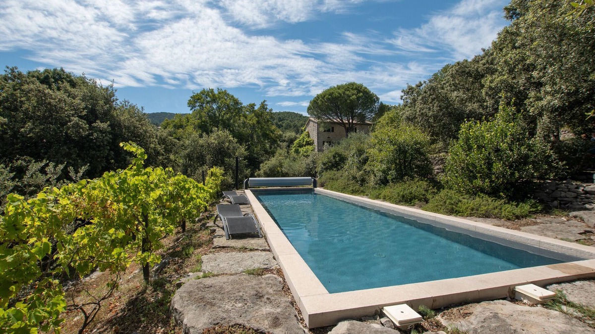 Les Vans Villa | Villa 'L'Elzède 4 people' with mountain view, private pool and Wi-Fi