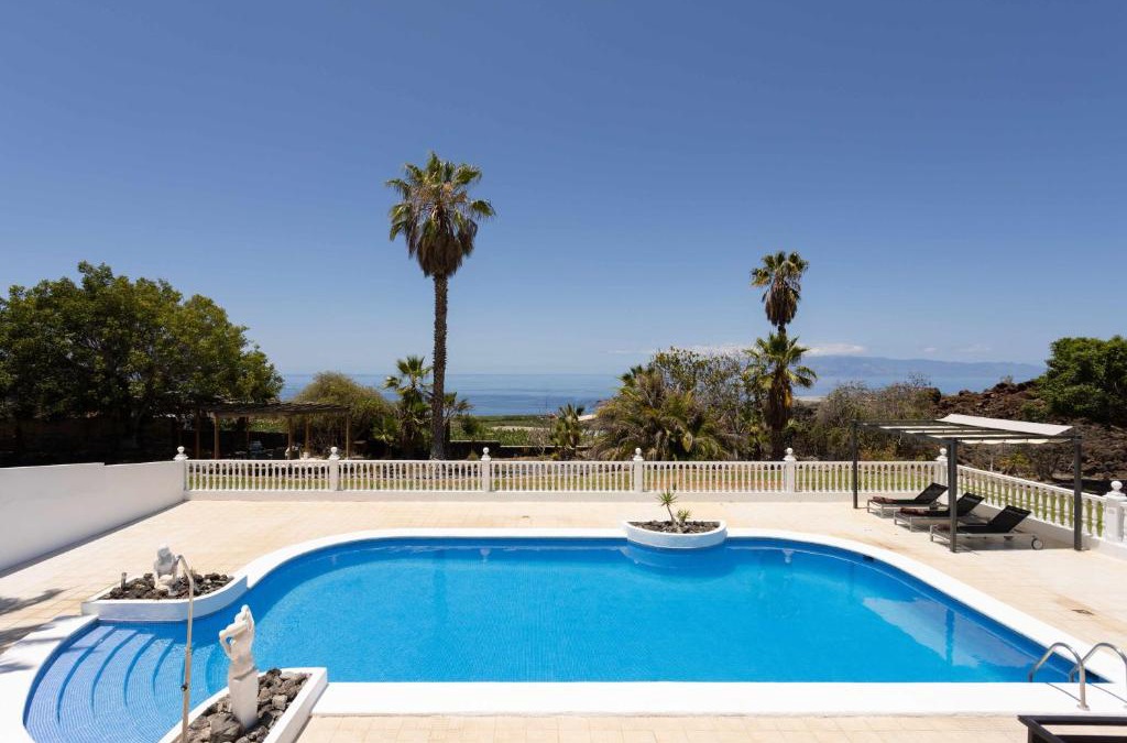 Los Gigantes Villa | Villa Las Flores