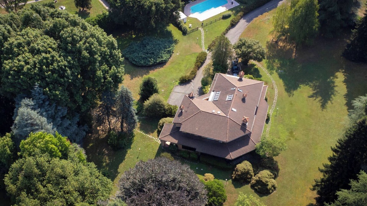 Dormelletto Villa | VILLA LA FORTEZZA