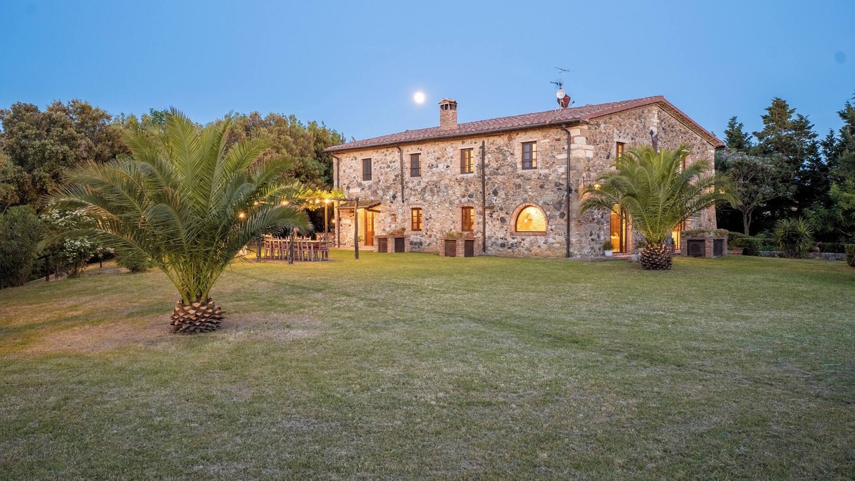 Santa Luce Villa | Villa La Lespa w/Private Pool Billiards and Lake View