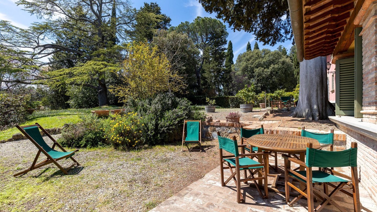 Montespertoli House | Villa 'La Limonaia' with Shared Pool, Private Terrace & Wi-Fi