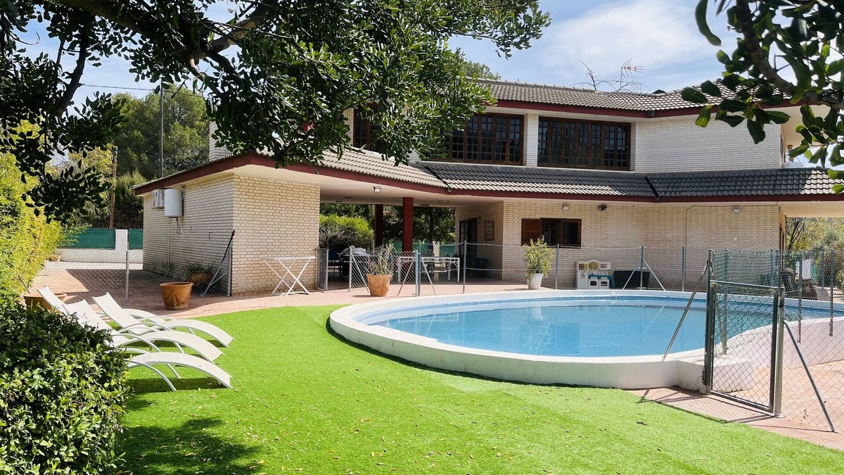 Olocau Ski Chalet | villa la pequeña. a 20 minutos de valencia