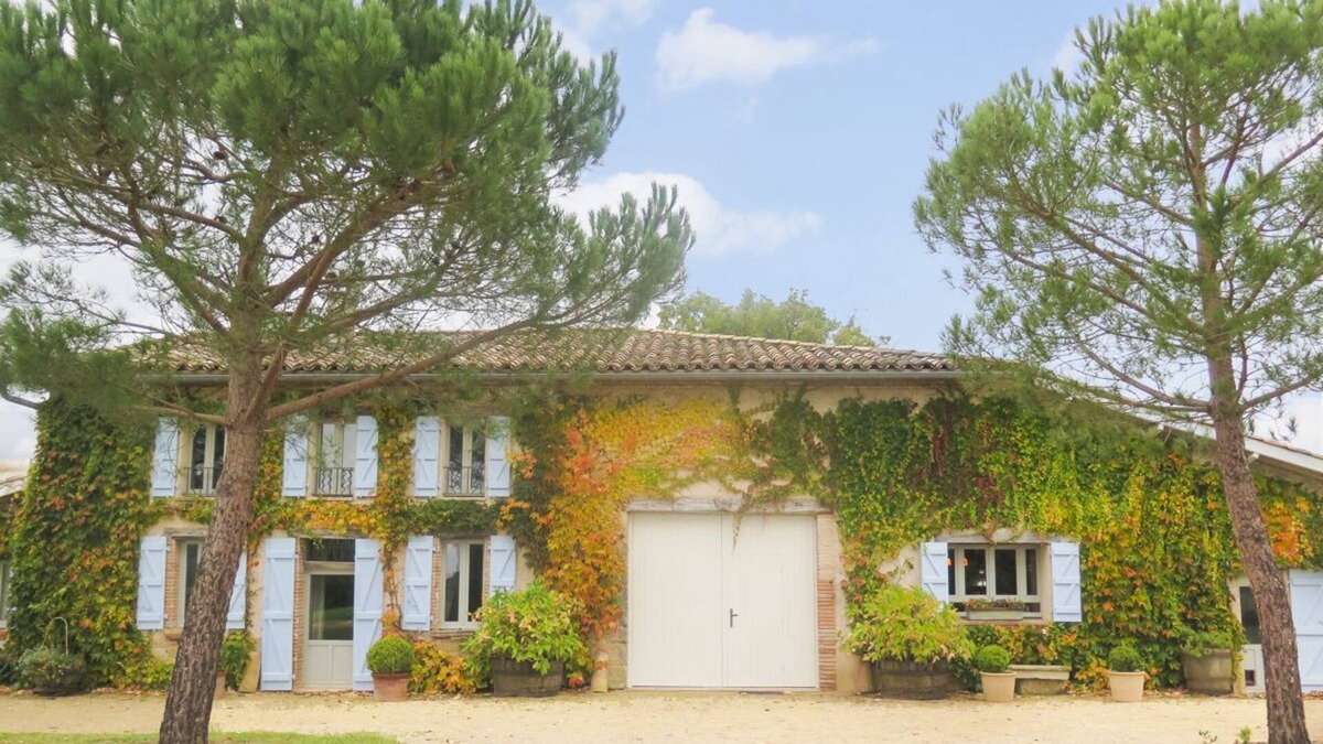 Montdurausse Villa | Villa La Plaine - Four Bedroom Villa, Sleeps 8