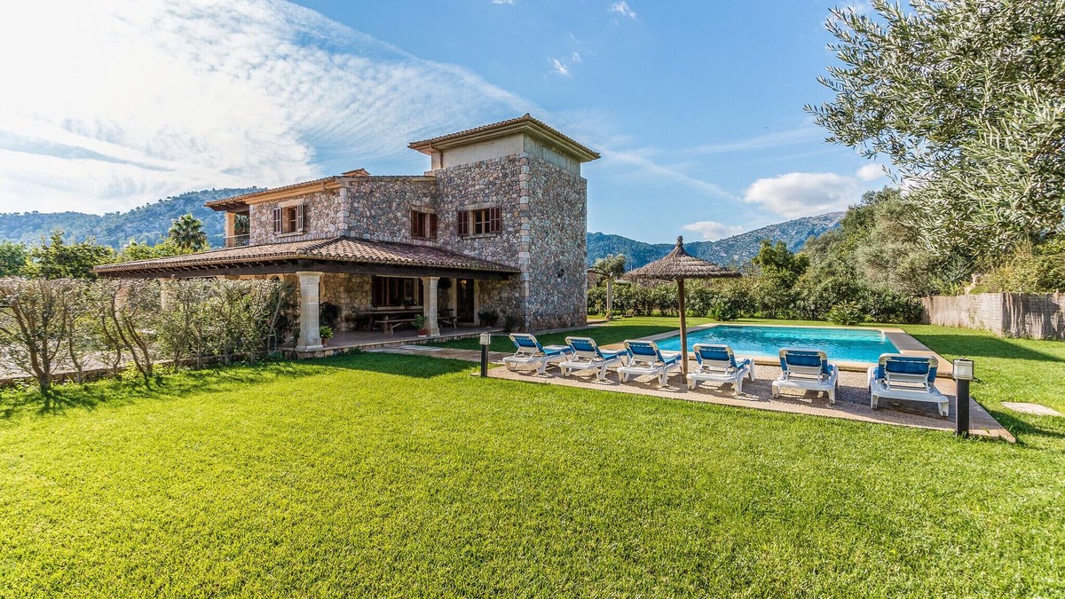Pollensa Villa | Villa La Rafal with pool By home villas 360
