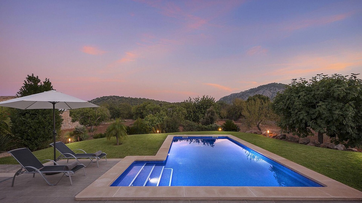 Pollensa Villa | Villa La Sort bright Majorcan stone villa on one level in the countryside