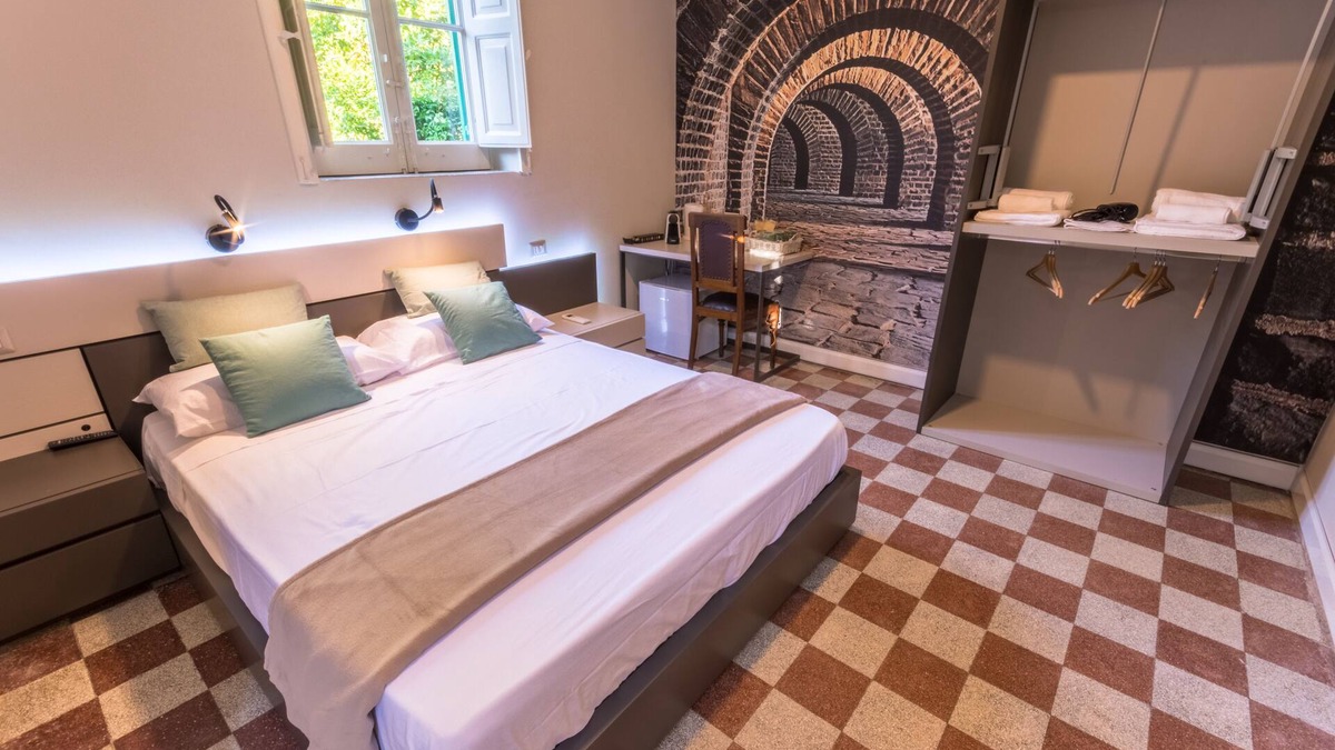 Capo Peloro Villa | Villa Labruto - Earth room with private garden, courtyard and parking