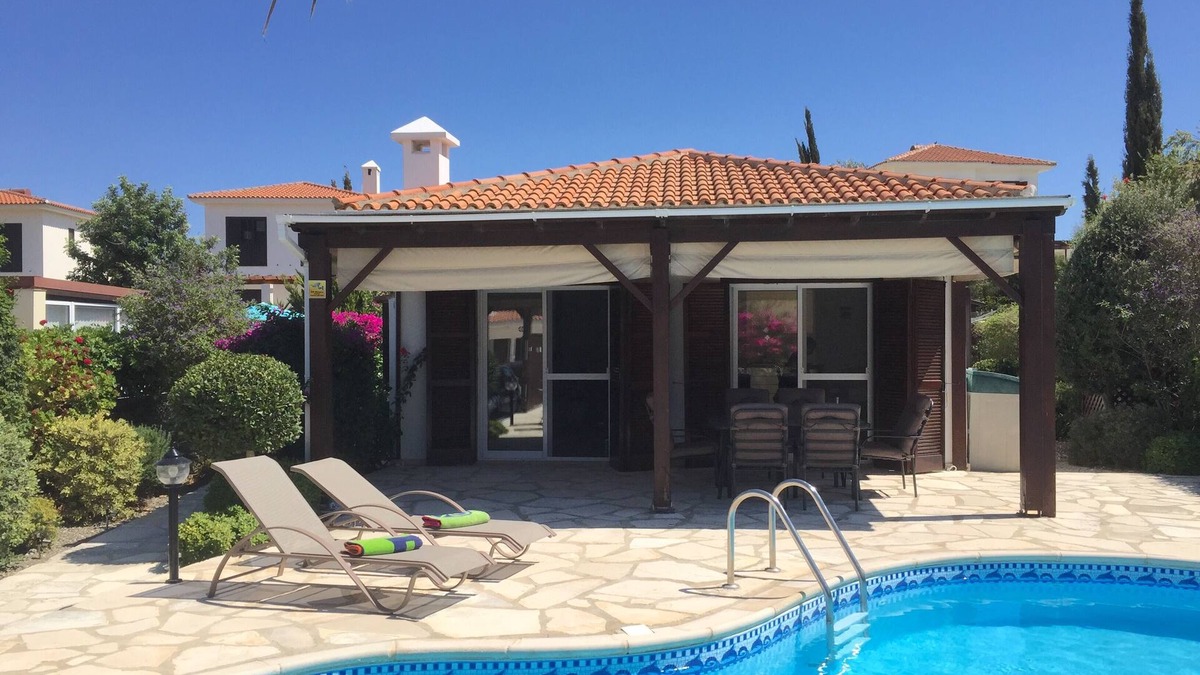 Pissouri House | Villa Lamda A Beautiful Modern Bungalow in Tranquil Peaceful Pissouri Village.