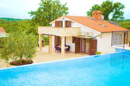 Rakotule House | Villa Lara