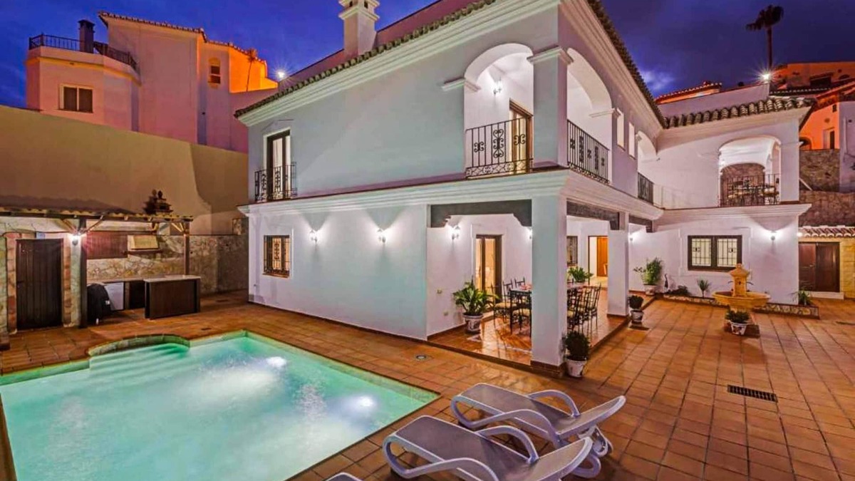 Punta Lara Villa | Villa Lara Pinta - Four Bedroom Villa, Sleeps 8