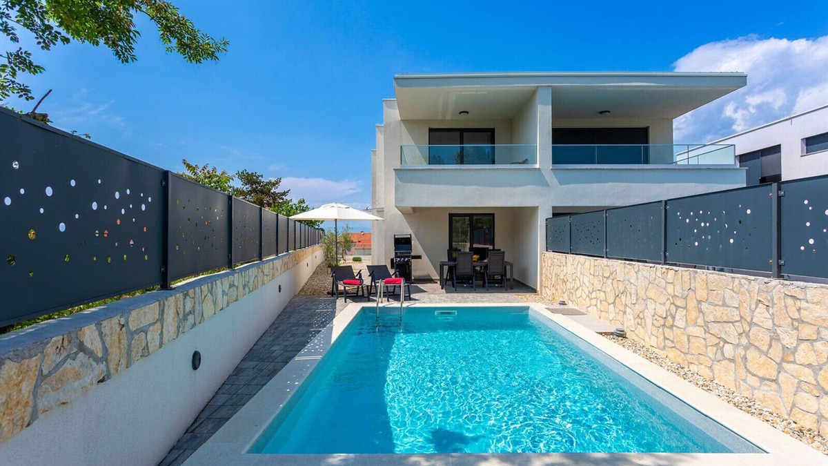 Milcetici Villa | Villa Larus on Island Krk for 6 people with sea view & only 500 m from the sea