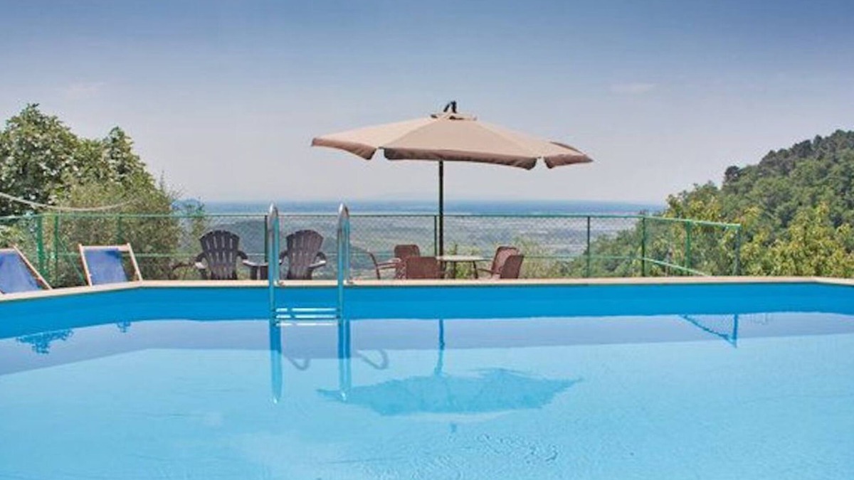 Corsanico Villa | Villa Las Palmas by Nicola Real Estate