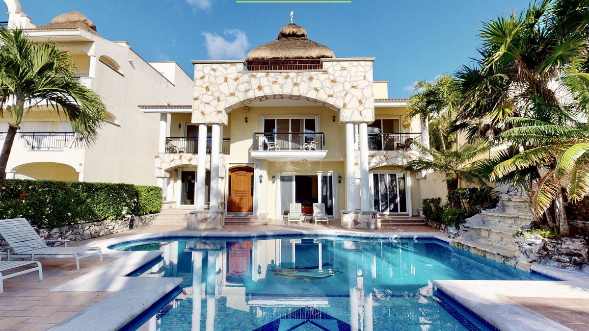 Colonia Centro Villa | Villa las Uvas, Luxury Beachfront Villa in the Caribbean.