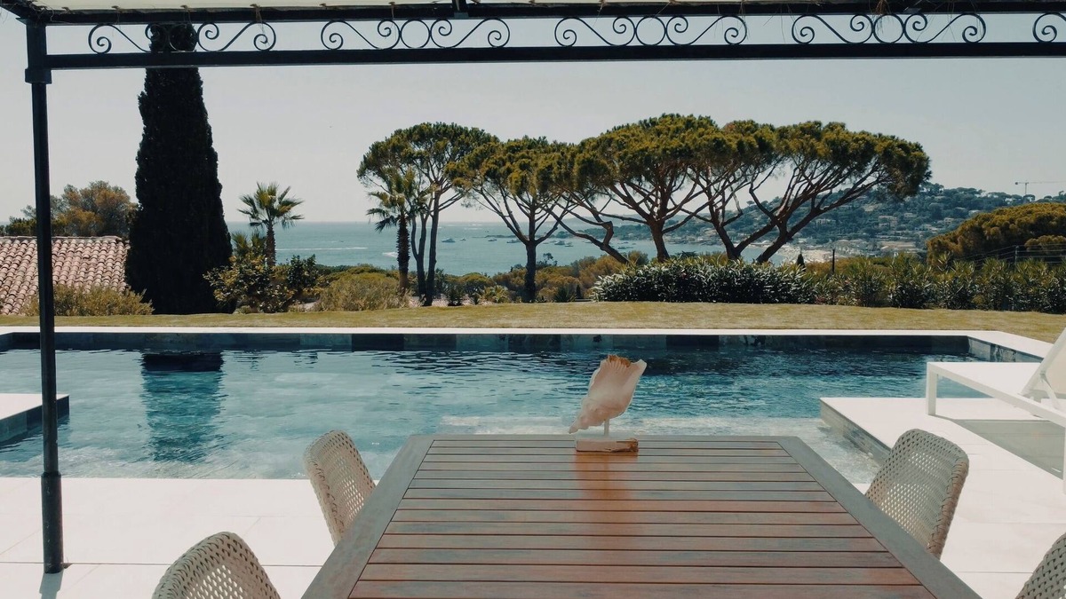 La Nartelle Villa | Villa 'Le Gabian' with Sea View, Wi-Fi and Air Conditioning