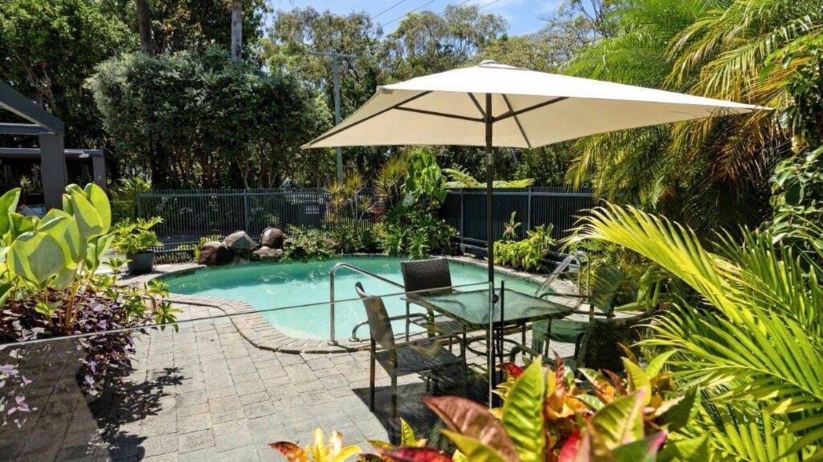 Sunshine Beach Apartment | Villa Le Miramar ~ Beautiful Pooch Friendly Home