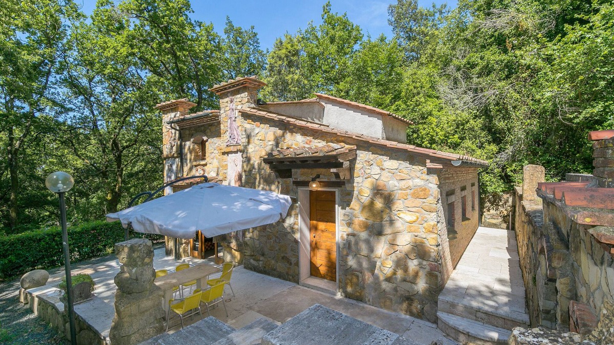 Monteverdi Marittimo Villa | Villa 'Le Querciolaie - Adamo Ed Eva' with Mountain View and Shared Pool